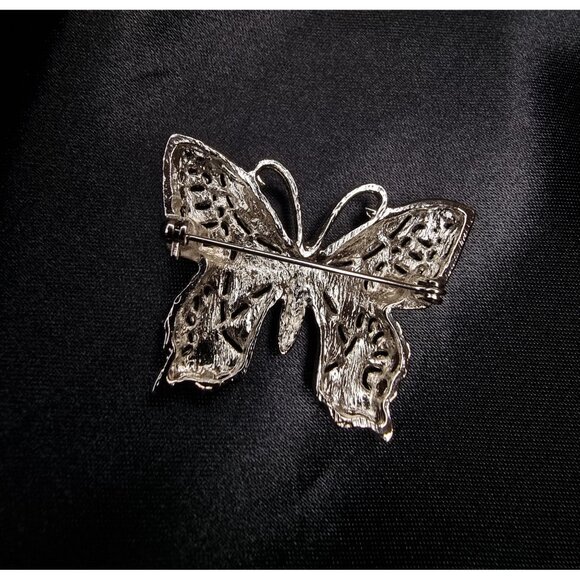 Vintage-Inspired Silver-Tone Butterfly Brooch With Rhinestone Accents Elegant - Picture 4 of 5